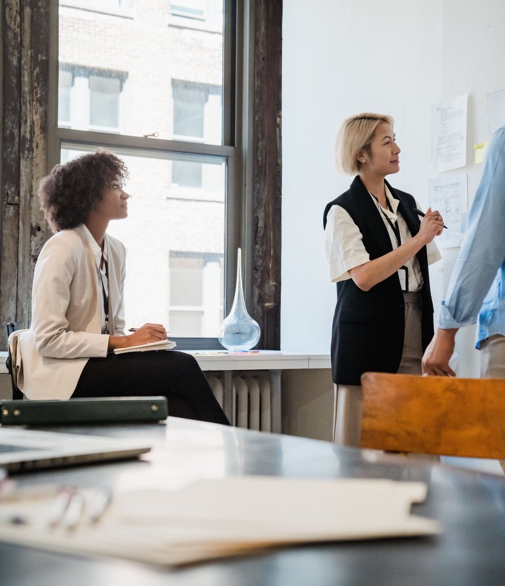 Conseiller financier avec client